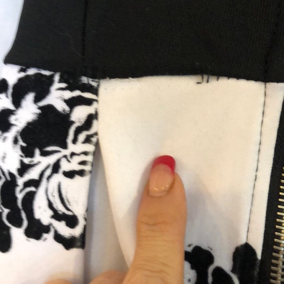 Black and white sleeveless dress with Roses👗🌹 - Picture 5 of 8